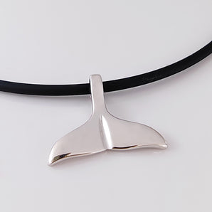 Collana Coda di Balena in Argento 925 – Girocollo in Caucciù Unisex, Gioiello Mare & Surf